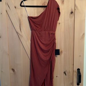 NWT Lulu’s One-Shoulder Rust Dress
